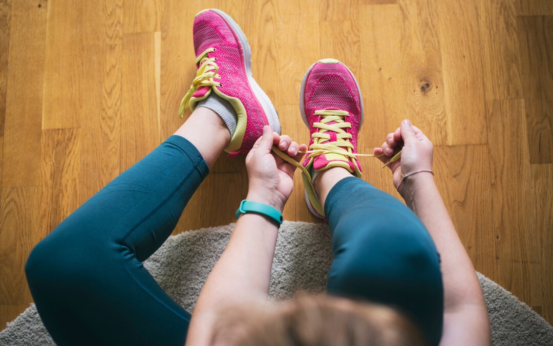 A Splunker laces up their running shoes to get their sweat on.
